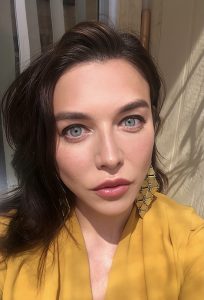 Headshot of Eva Hayward