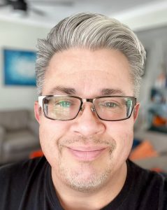 Headshot of Robert Peralta