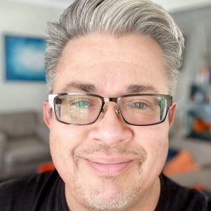 Headshot of Robert Peralta